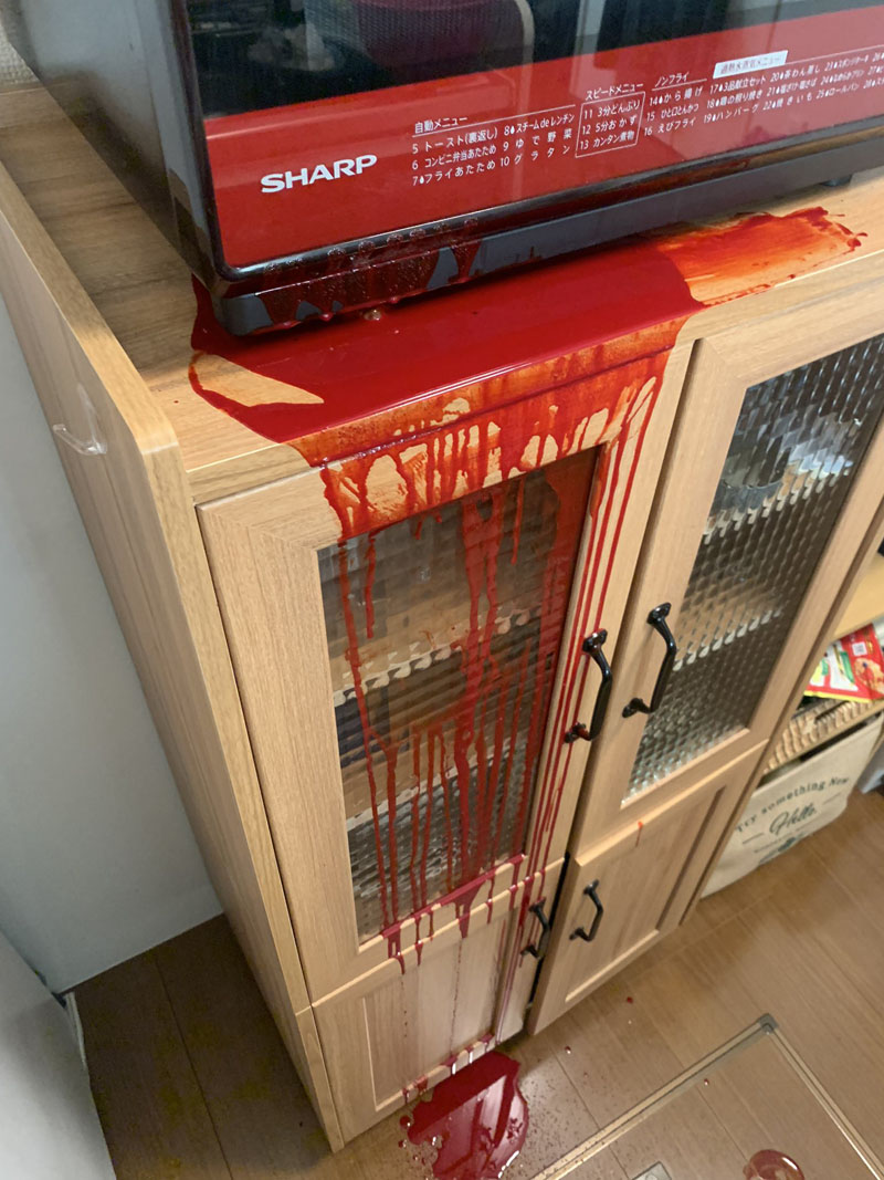 オーブンレンジが大量に吐血!?　“事件現場”にシャープも反応「ご愛用ありがとうございますが自首してください」