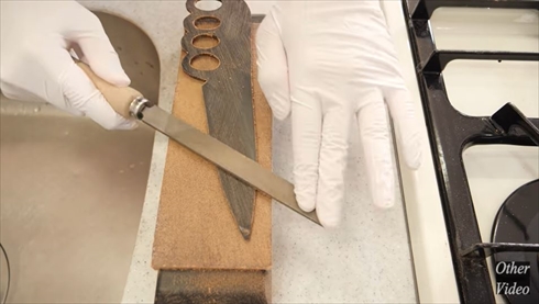 圧倒的不審者の極み 包丁 knife