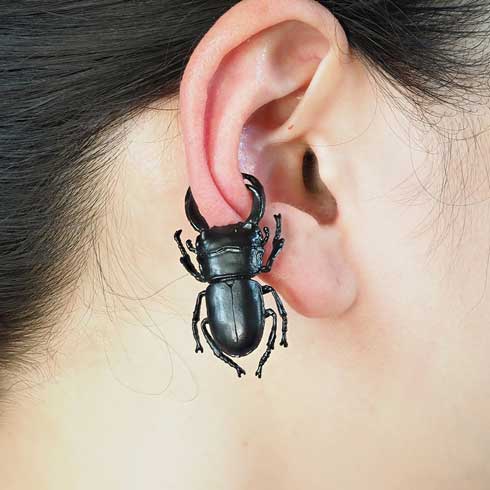 オオクワガタ イヤリング 耳を挟まれる ハンドメイド 作品 Nina
