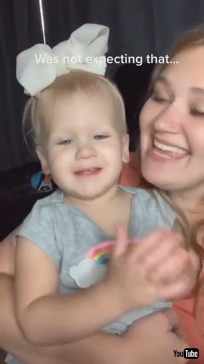 「Brutally Honest Toddler Tells Mom She Doesn't Like Her Singing - 1182848」