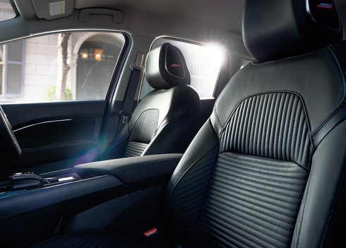 日産 ノート オーラ e-POWER