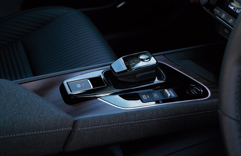 日産 ノート オーラ e-POWER