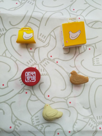 豊島屋鳩グッズ「鳩サブレーマグネット」イメージ