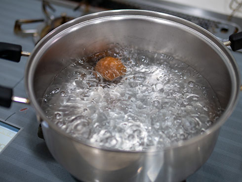 梅干しがゆだってきたところ