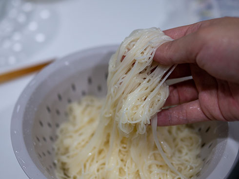 もみ洗いしたそうめん