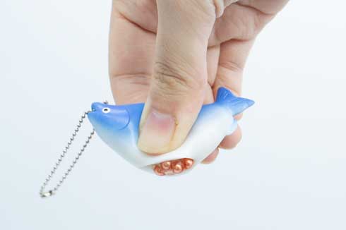 魚卵とびでるマスコット カプセルトイ あそび研究所365