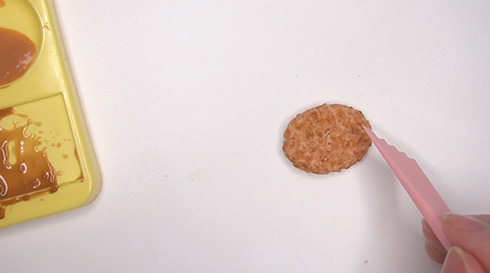 「食品サンプルですか？」　100均の粘土セットで作ったハンバーグがおままごとレベルをはるかに越えたすごさ