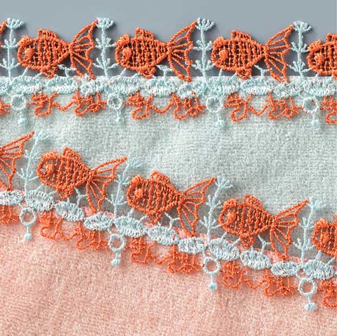 かき氷」や「とりあえずビール」をレースで表現したハンカチがかわいい