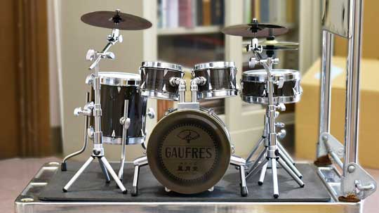 ゴーフル缶 ドラムセット 工場 スタッフ 本気 制作 神戸風月堂