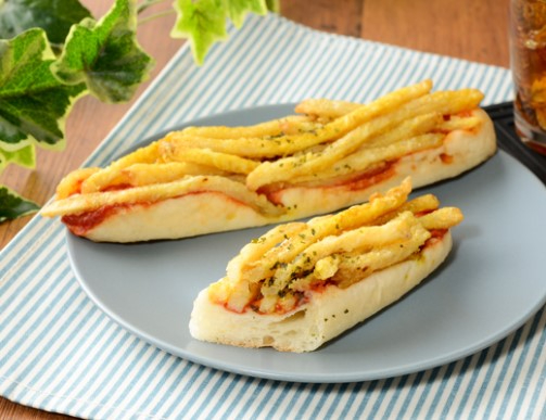 炭水化物・オン・炭水化物　ローソンから「フライドポテトパン」登場