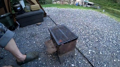 鳥が肉を取り去ったあと