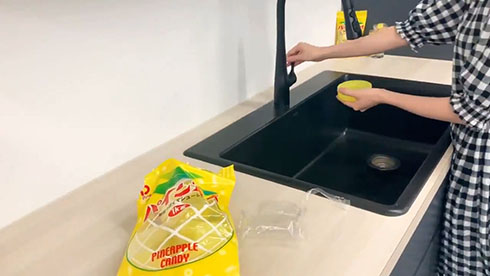 パインアメソープを水道の下へ