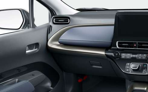 トヨタ 新型アクア