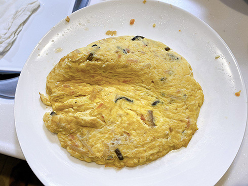 「たぶん勇者しか食べられない」　”封印されしカニたま”がツッコミを入れずにはいられない