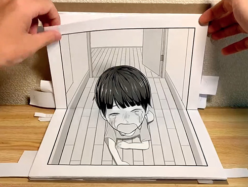 子どもをあやす「へんがお」が大人を救う　温かい家族の暮らしを描いた立体紙芝居に心がなごむ