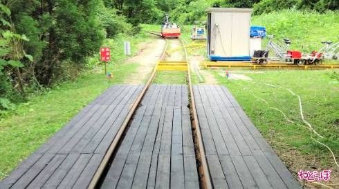 1台ずつ間隔を空けて発車します