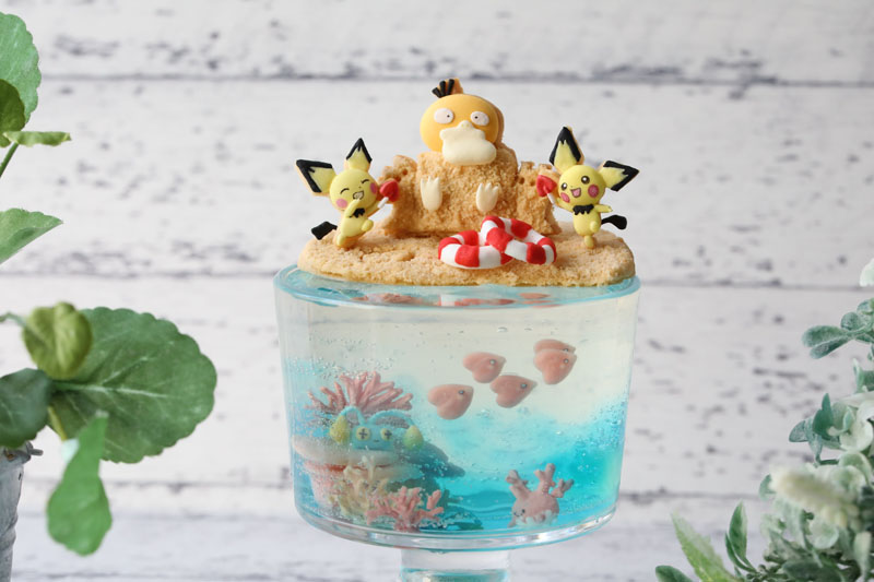 ピチューとコダックがゼリーの海で夏休み！　手作りお菓子のジオラマがリゾート気分満点