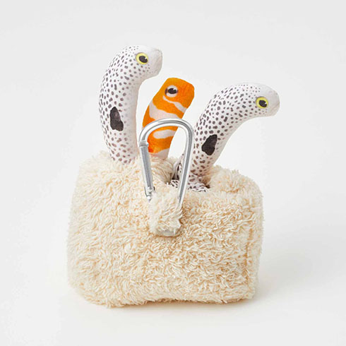 「チンアナゴのリールキーケース」のカラビナ