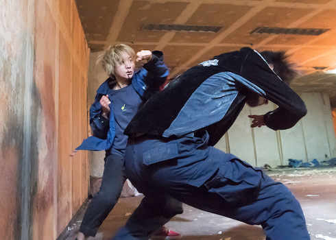 社会不適合者な殺し屋の女の子2人がヤクザ相手にバトる映画「ベイビーわるきゅーれ」レビュー