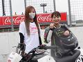 「ストレートは敵なし」元AKB48の平嶋夏海、バイク女子2人でガチの3時間耐久レースに参戦　まさかの転倒アクシデントに……