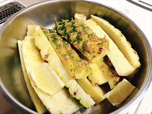 パイナップル ジュース パイナップルの皮