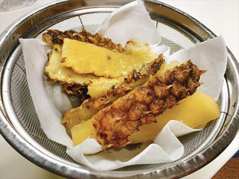 パイナップル ジュース パイナップルの皮