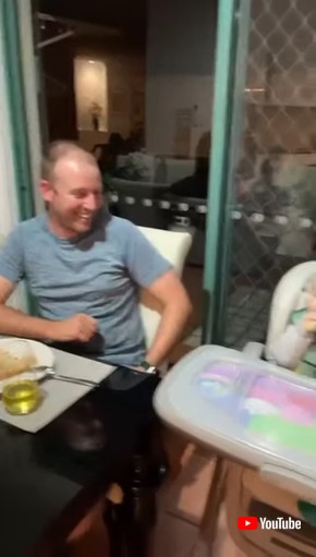 「Baby Doesn't Want to Share Food」