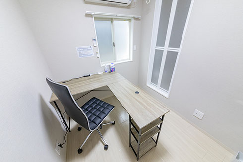 締切に追い込まれた方”専用個室プランで用意される部屋