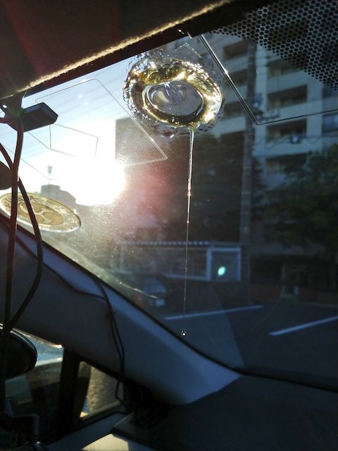 ドラレコ 溶ける 夏 高温 ゴム 吸盤