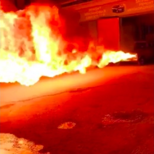 火炎放射器 クルマ カスタムカー ロシア 兵器