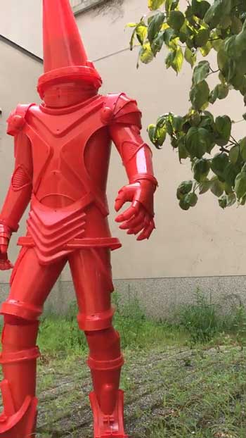 安居智博 三角コーン 着ぐるみ スーツ 自作 パイロン