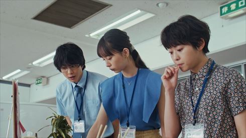 伊藤万理華 井桁弘恵 鈴木仁 お耳に合いましたら。