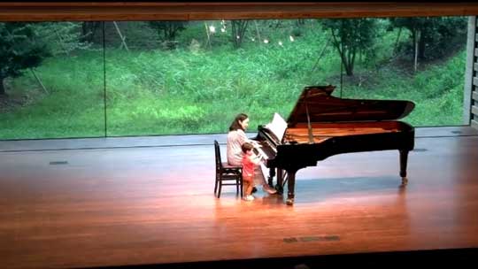 ピアノ 発表会 子ども 息子 ステージ 乱入 ハプニング