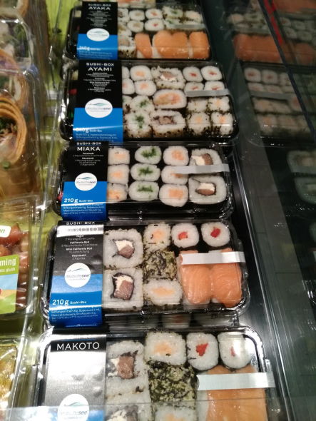 TSURAI 辛い すし ドイツ