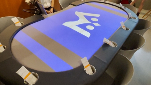 エムホールデム ポーカー