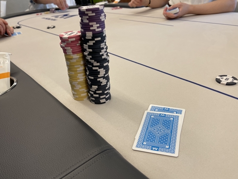 エムホールデム ポーカー