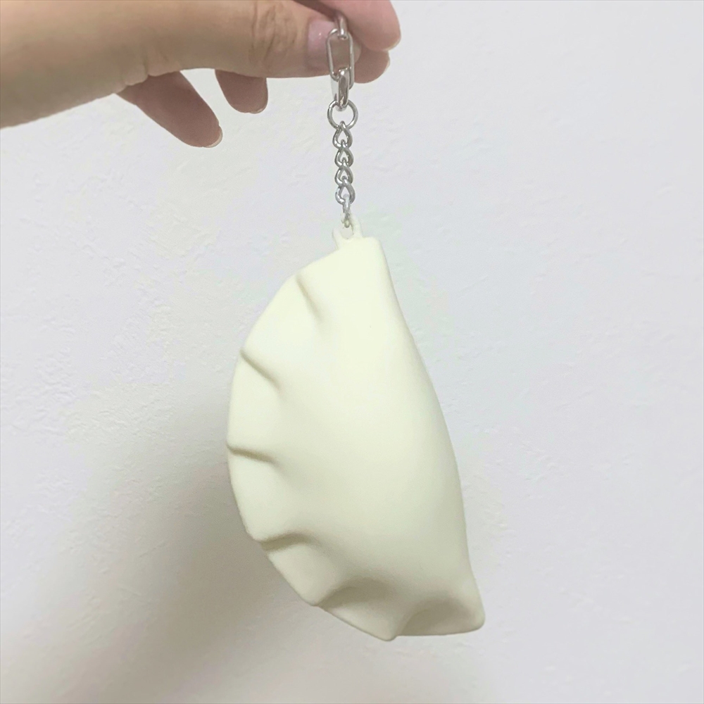 「ほしい」「宇都宮市民としては見逃せない」　中に“餡”を詰め込めるギョーザのエコバッグが話題に