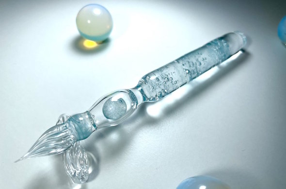 ラムネびんのようなガラスペン「ラムネぺン」