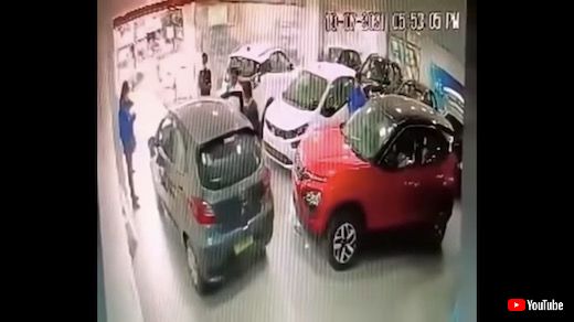 インド クルマ 納車 事故