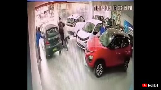 インド クルマ 納車 事故