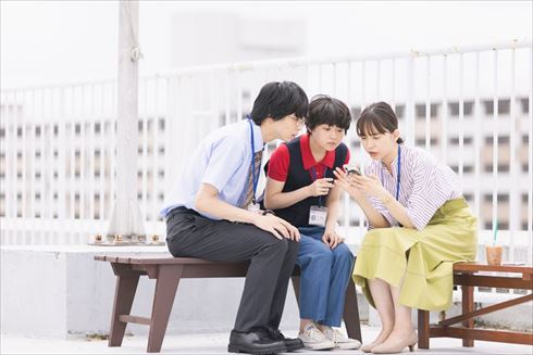 伊藤万理華 井桁弘恵 鈴木仁 お耳に合いましたら。