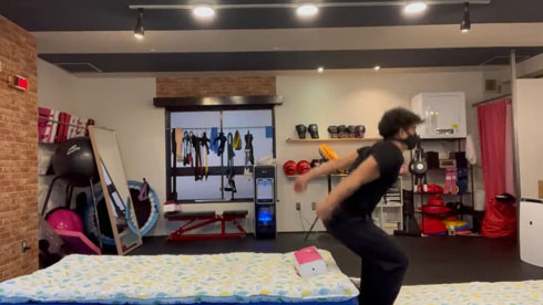 ムーンサルトプレス