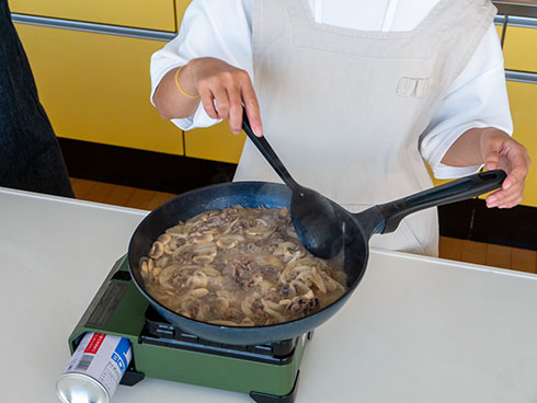 煮込んでいるところ