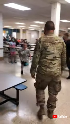 軍人パパのサプライズ