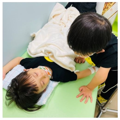 ココリコ遠藤 息子 次男 脱水 妻