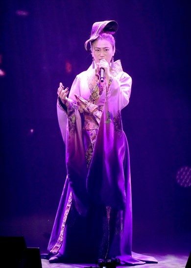 氷川きよし 衣装 黒ドレス 限界突破 You are you-Release Tour 2021斎藤ヒロスミ インスタ