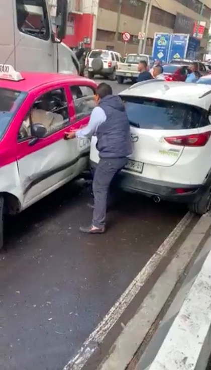 メキシコ 事故 事件 大型トレーラー 暴走