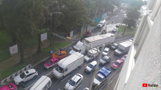 メキシコ 事故 事件 大型トレーラー 暴走