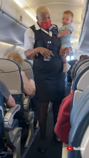 キャビンアテンダントさん