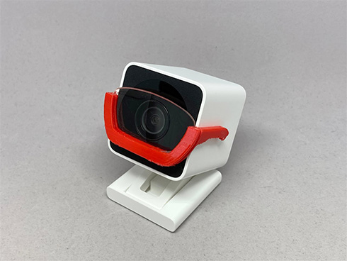 WEBカメラのピントが合わない→カメラに老眼鏡を装着　画面映りがスッキリする意外な方法